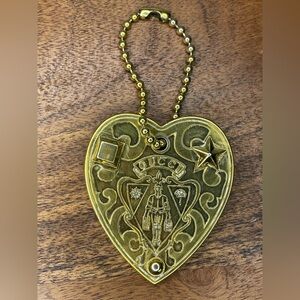 GUCCI Hysteria Crest Heart Bag Charm